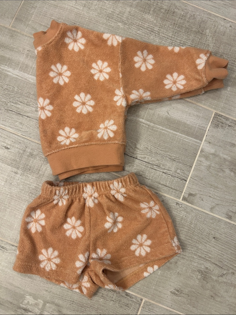 Cozy Daisy Two-Piece Set - Rust with White Daisies